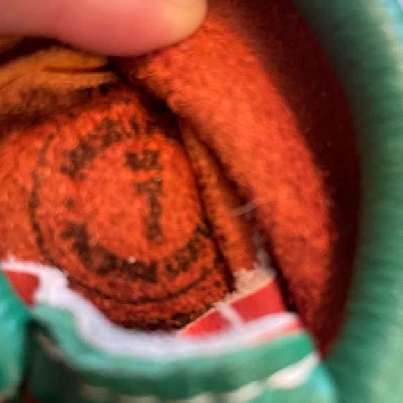 Freshly picked pumpkin moccs size 7 - Picture 2 of 4